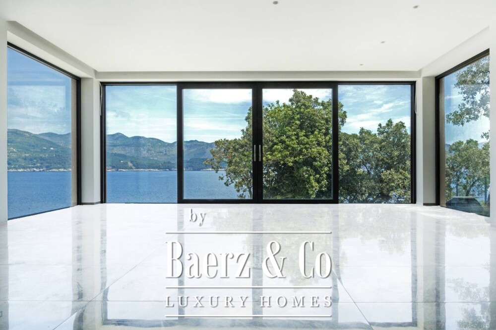 Dubrovnik archipelago, two luxury villas 604 m2 first row to the sea with pool image