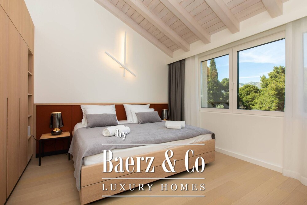 Cavtat, two villas in a unique location image