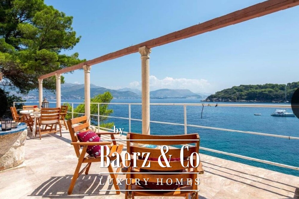 Island of Koločep (Dubrovnik), villa with an exclusive position, first row to the sea image