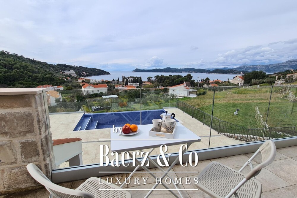 Lopud - A luxury stone villa for sale with a panoramic view of the sea and islands. image