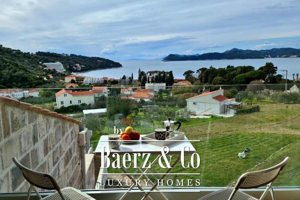 Lopud - A luxury stone villa for sale with a panoramic view of the sea and islands. image