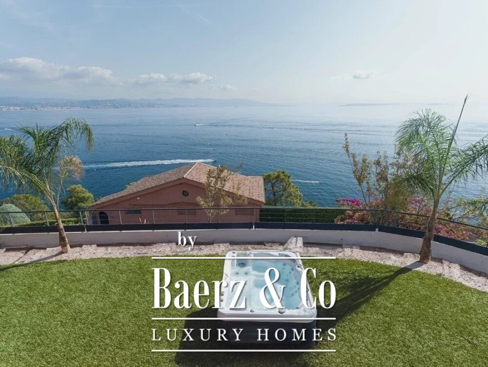 Superb NEW apartment with panoramic sea view image