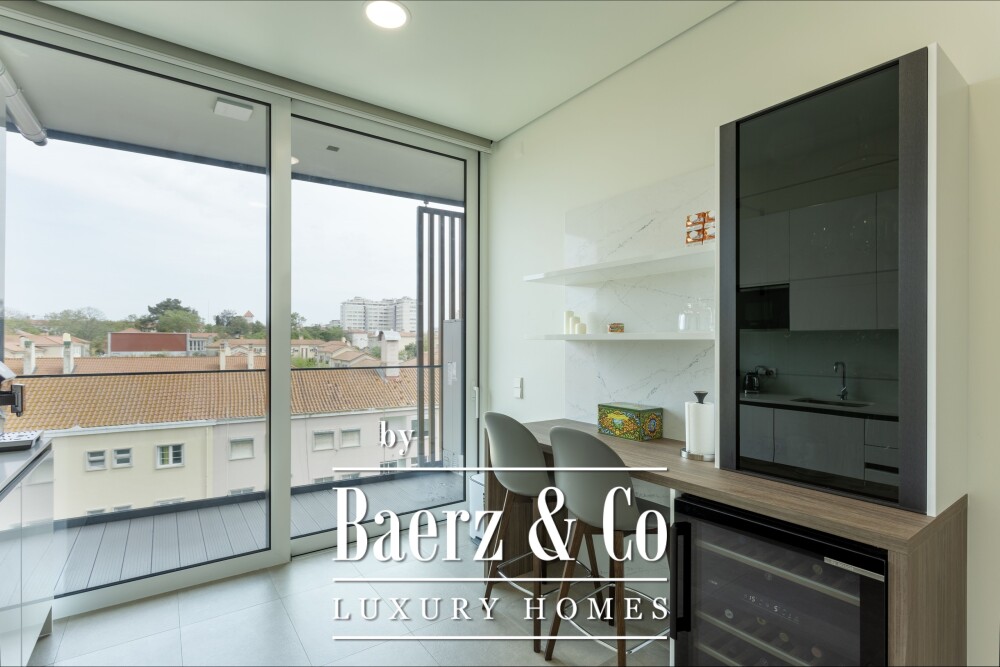 Luxury 4 bedroom duplex  penthouse in prime Lisbon location. image