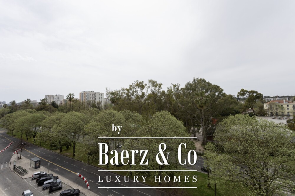 Luxury 4 bedroom duplex  penthouse in prime Lisbon location. image