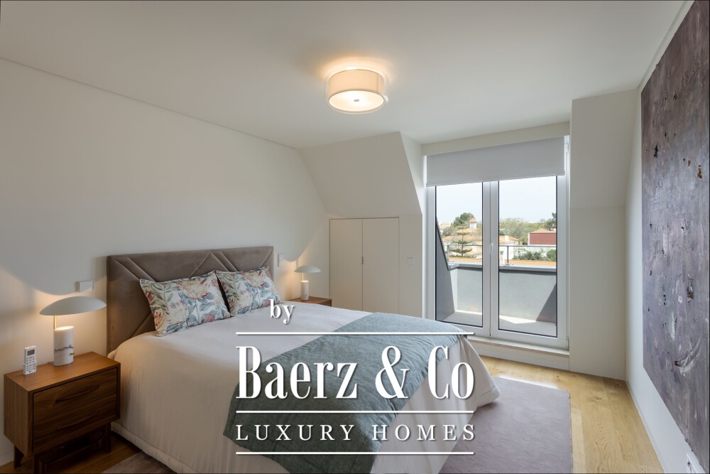 Luxury 4 bedroom duplex  penthouse in prime Lisbon location. image