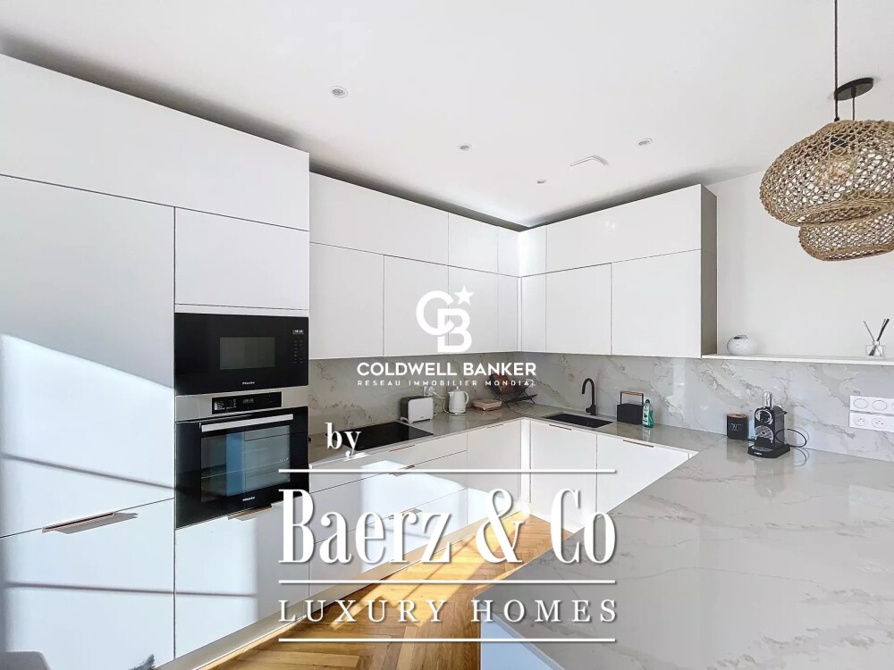 Cannes Pointe Croisette - Renovated and furnished bourgeois apartment with balcony image