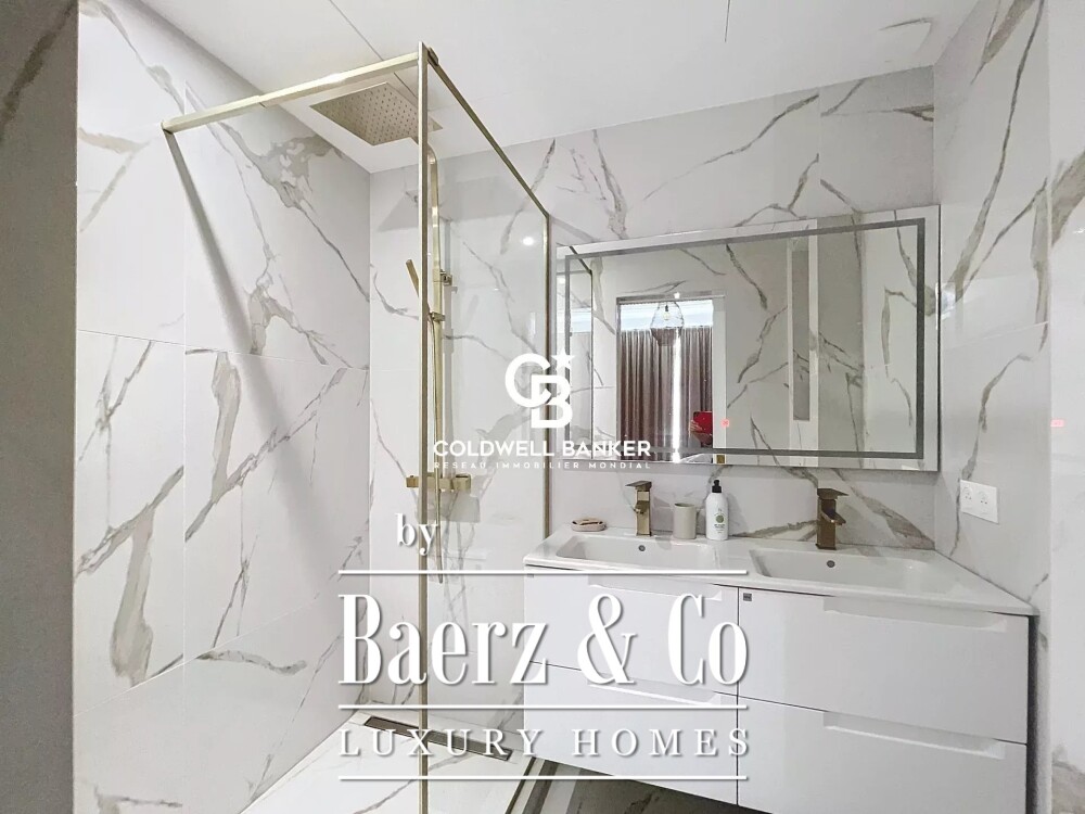 Cannes Pointe Croisette - Renovated and furnished bourgeois apartment with balcony image