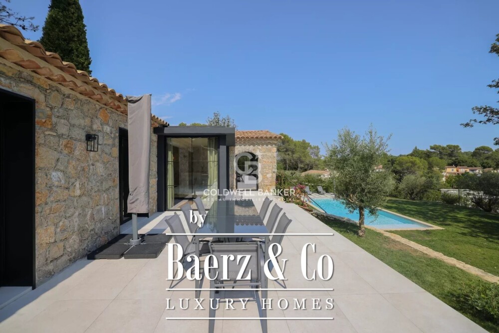 Stone and renovated villa located in Valbonne image