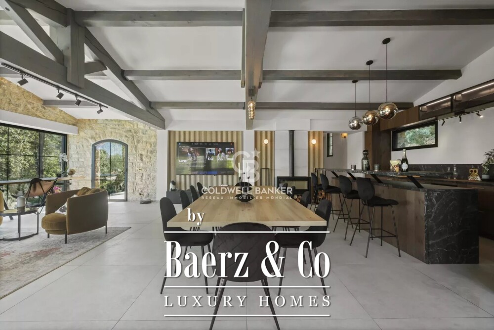Stone and renovated villa located in Valbonne image
