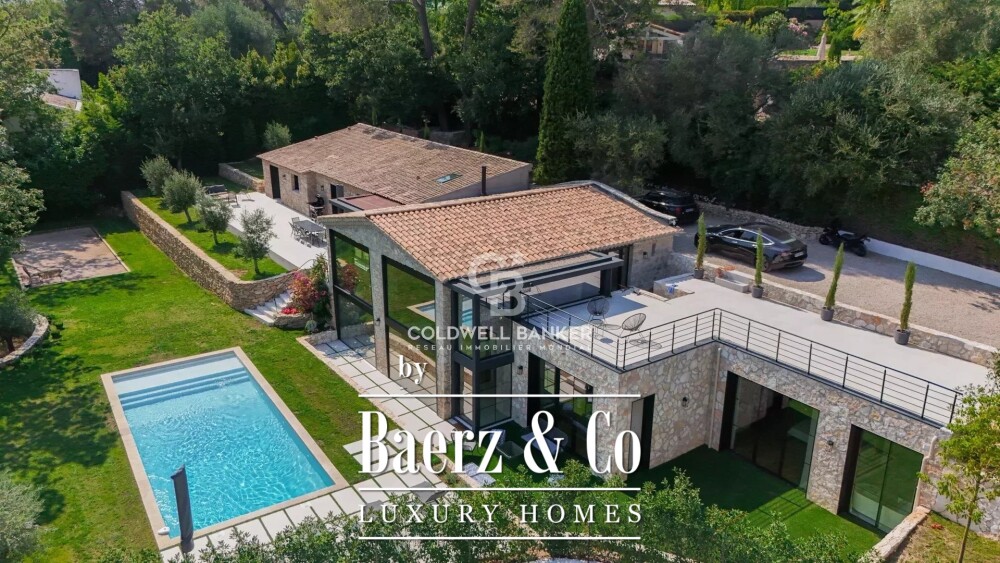 Stone and renovated villa located in Valbonne image