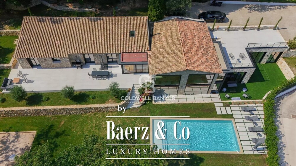 Stone and renovated villa located in Valbonne image