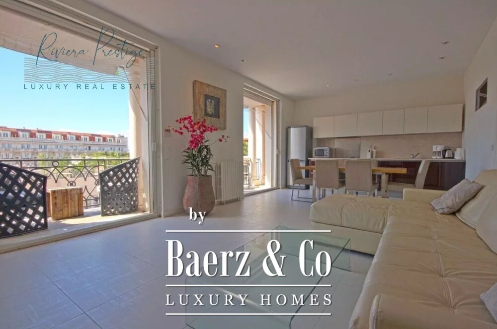 CANNES CROISETTE -Luxurious Apartment with Sea View image