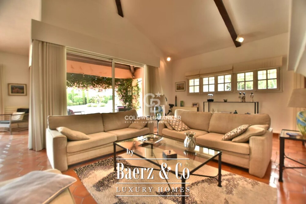 Beautiful Provençal villa at the foot of the village of Valbonne image
