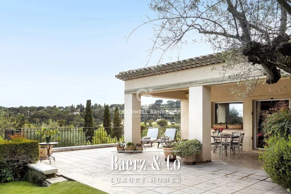 Beautiful provençal villa with Seaview image