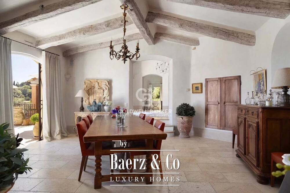 Provençal villa with panoramic Seaview image