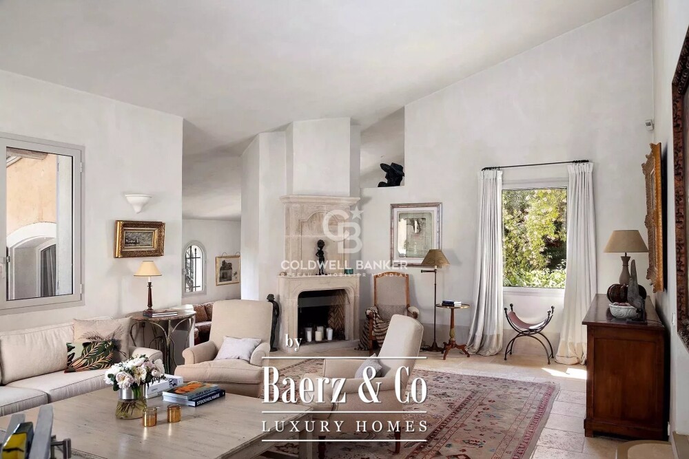 Provençal villa with panoramic Seaview image