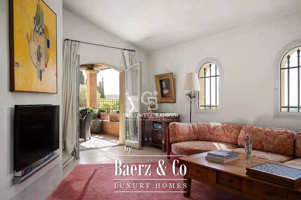 Provençal villa with panoramic Seaview image