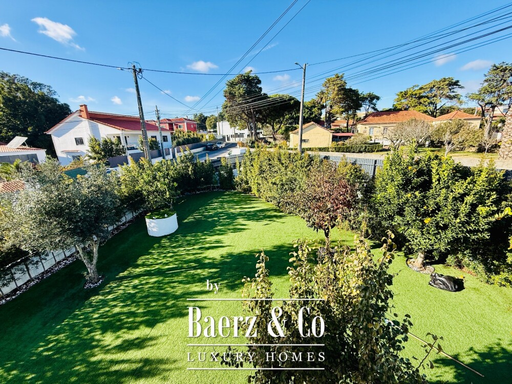 4 bedroom house with heated swiming pool garden and garage in Sintra image