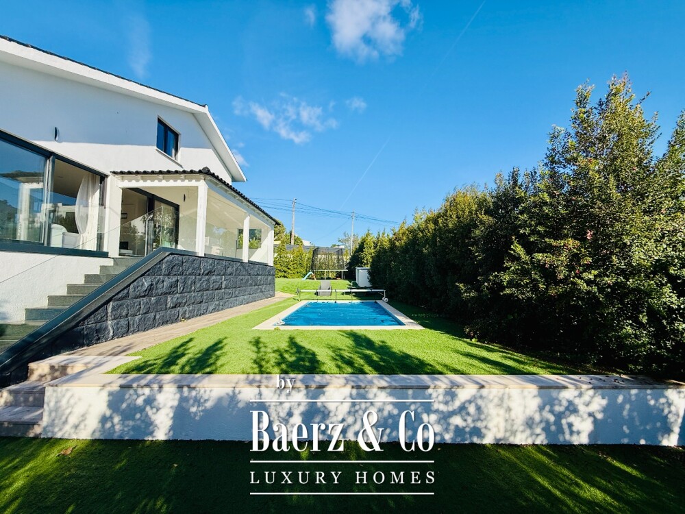 4 bedroom house with heated swiming pool garden and garage in Sintra image