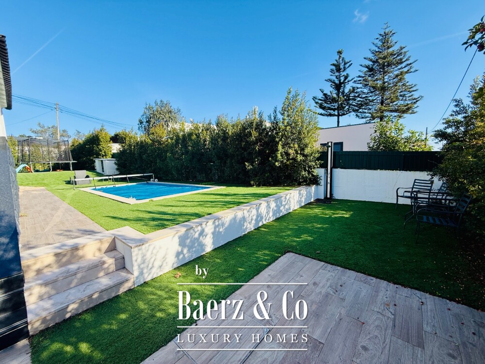 4 bedroom house with heated swiming pool garden and garage in Sintra image