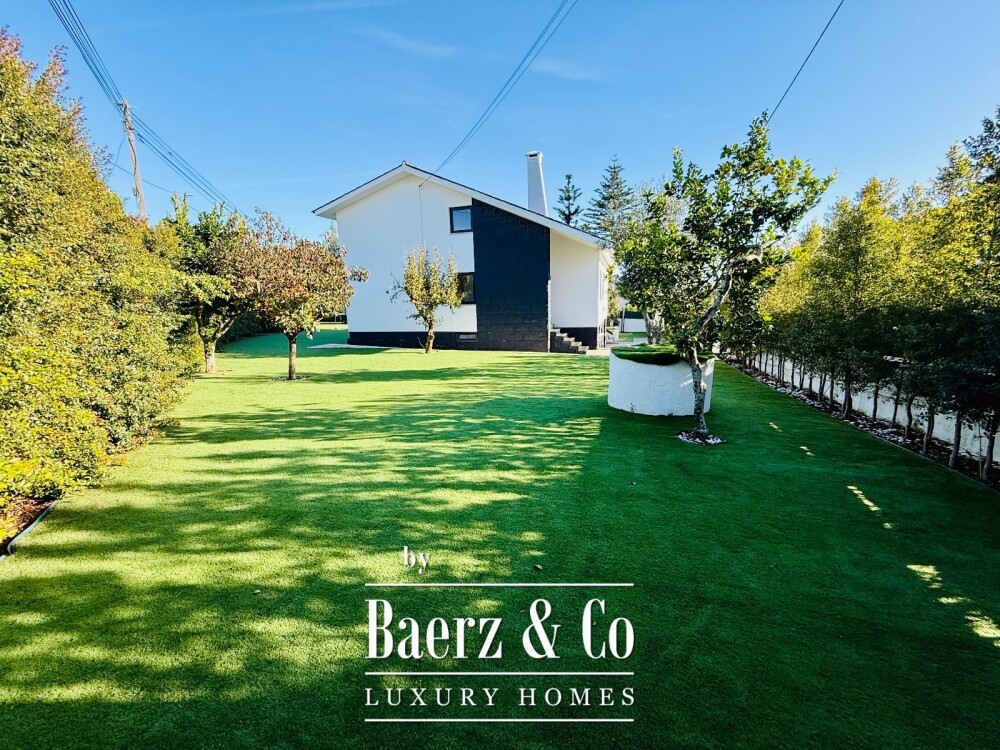4 bedroom house with heated swiming pool garden and garage in Sintra image