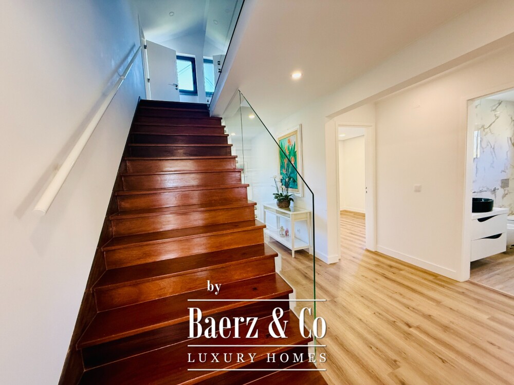 4 bedroom house with heated swiming pool garden and garage in Sintra image