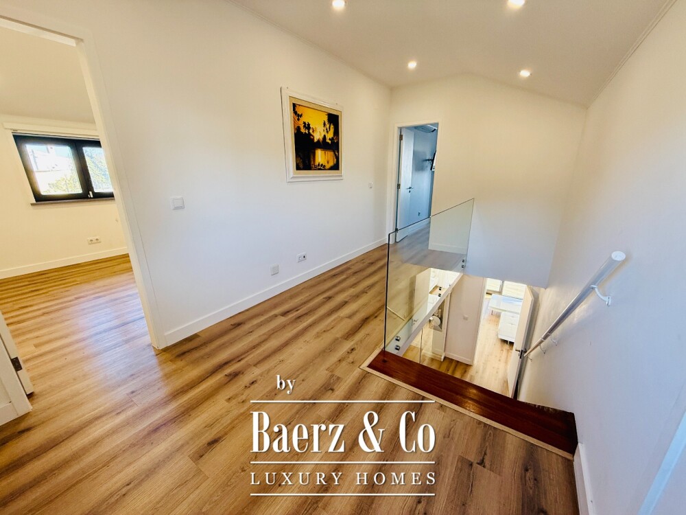 4 bedroom house with heated swiming pool garden and garage in Sintra image