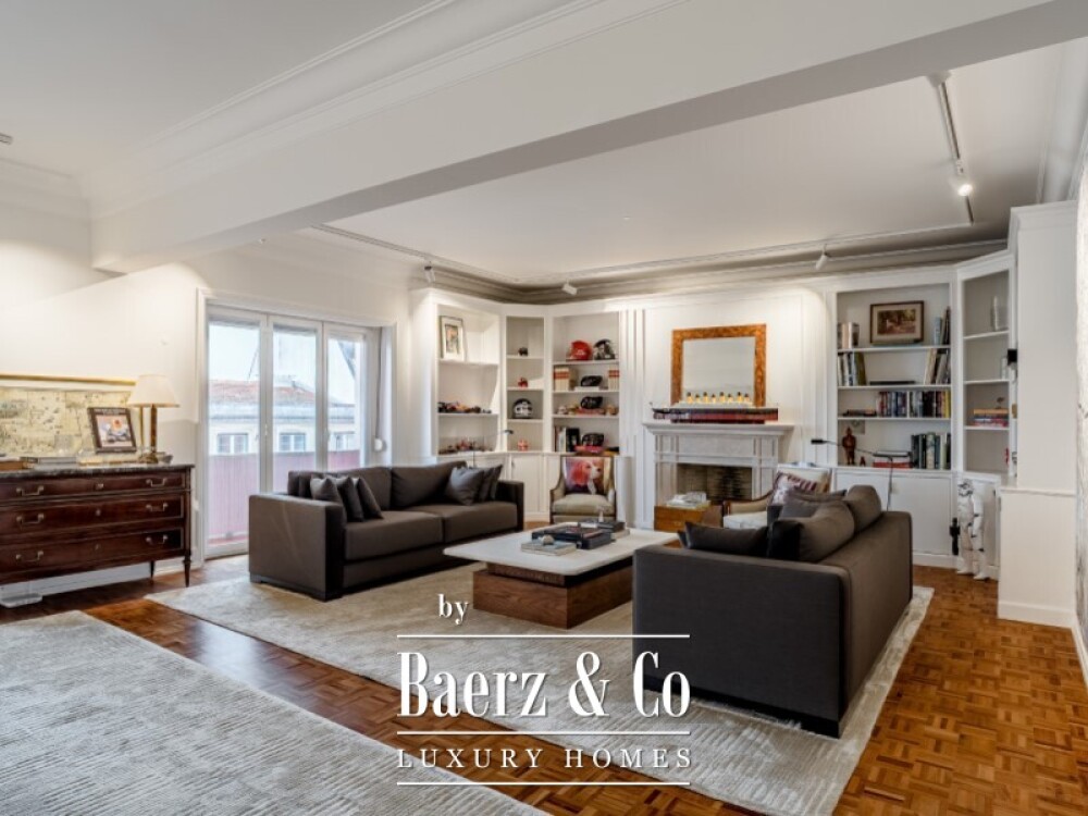 Apartment 4 Bedrooms +1 Sale Lisboa image