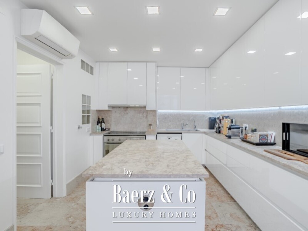 Apartment 4 Bedrooms +1 Sale Lisboa image