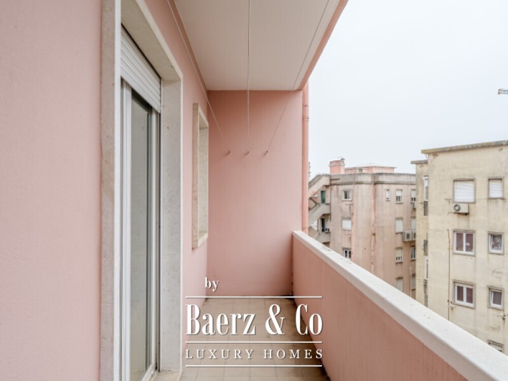 Apartment 4 Bedrooms +1 Sale Lisboa image