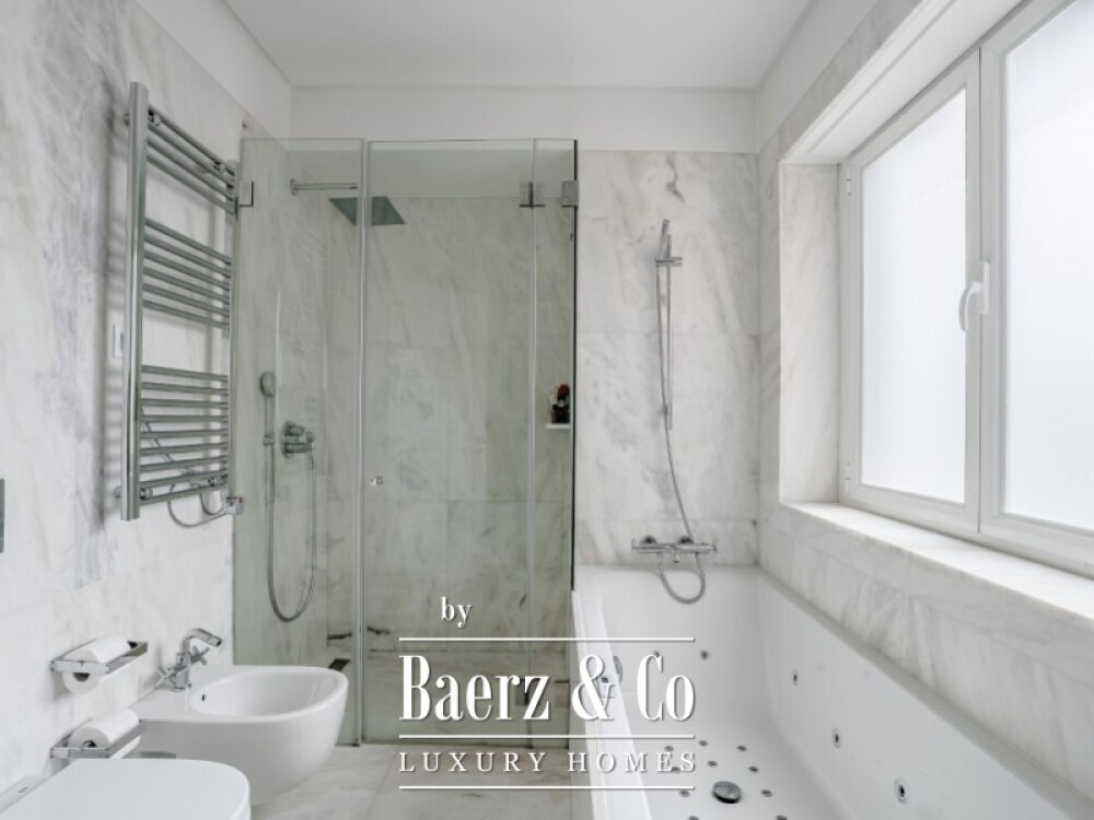 Apartment 4 Bedrooms +1 Sale Lisboa image
