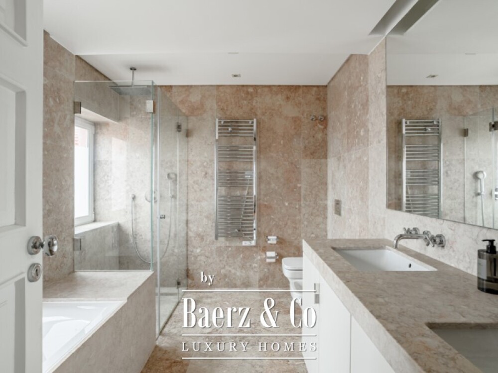 Apartment 4 Bedrooms +1 Sale Lisboa image