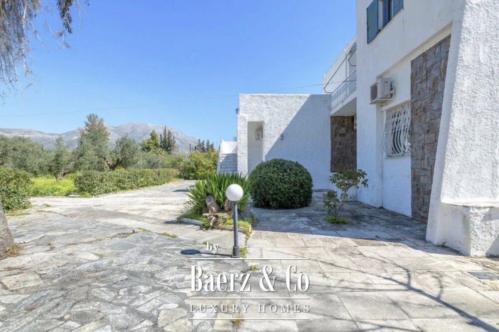 Exceptional Seafront Residence in Eretria, Evia image