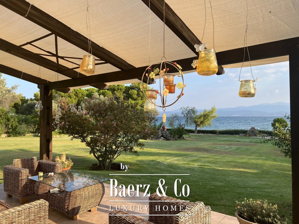 Exclusive Beachfront Estate with Three Independent Luxury Villas and Private Beach in Malakonta, Eretria image