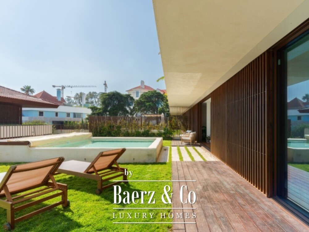 Luxurious Apartment with 3 Ensuite Bedrooms - Garden and Swimming Pool - Privileged Location - Sea View - Walking Distance from the beach - Gated community with 24/7 Security. image