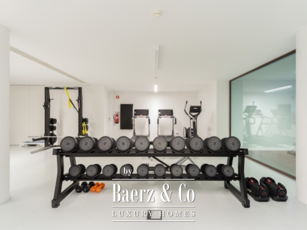 Luxurious Apartment with 3 Ensuite Bedrooms - Garden and Swimming Pool - Privileged Location - Sea View - Walking Distance from the beach - Gated community with 24/7 Security. image