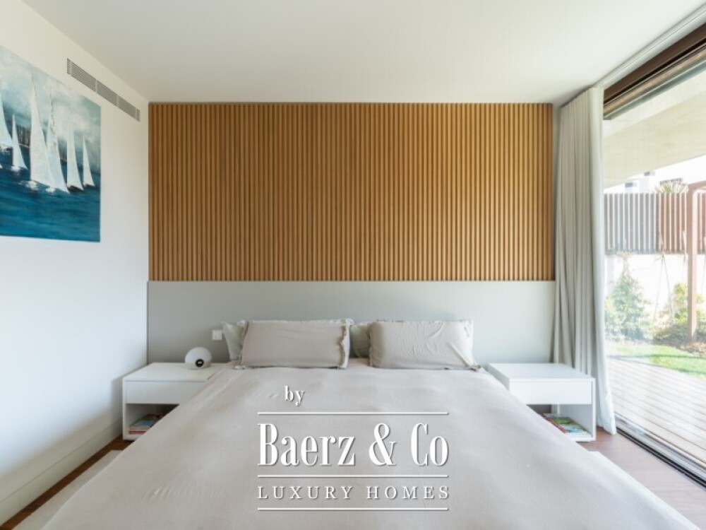 Luxurious Apartment with 3 Ensuite Bedrooms - Garden and Swimming Pool - Privileged Location - Sea View - Walking Distance from the beach - Gated community with 24/7 Security. image