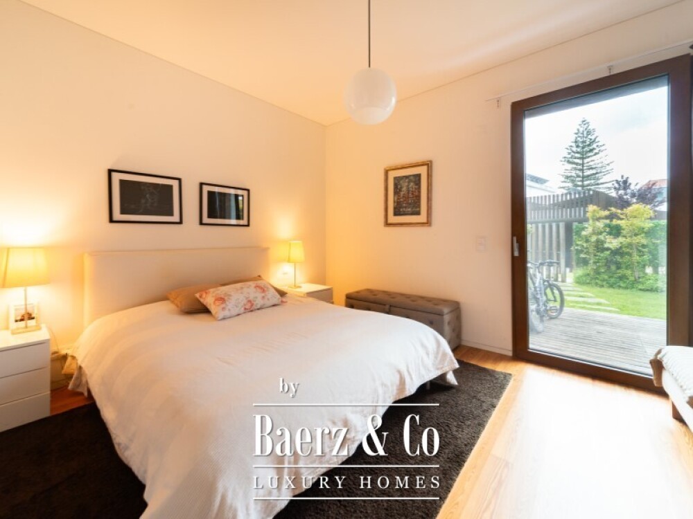 Luxury 2 Bedroom Apartment with Private Garden in Restelo, inserted in a condominium of excellence image