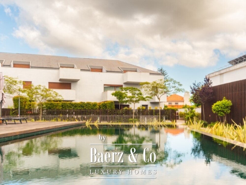 Luxury 2 Bedroom Apartment with Private Garden in Restelo, inserted in a condominium of excellence image