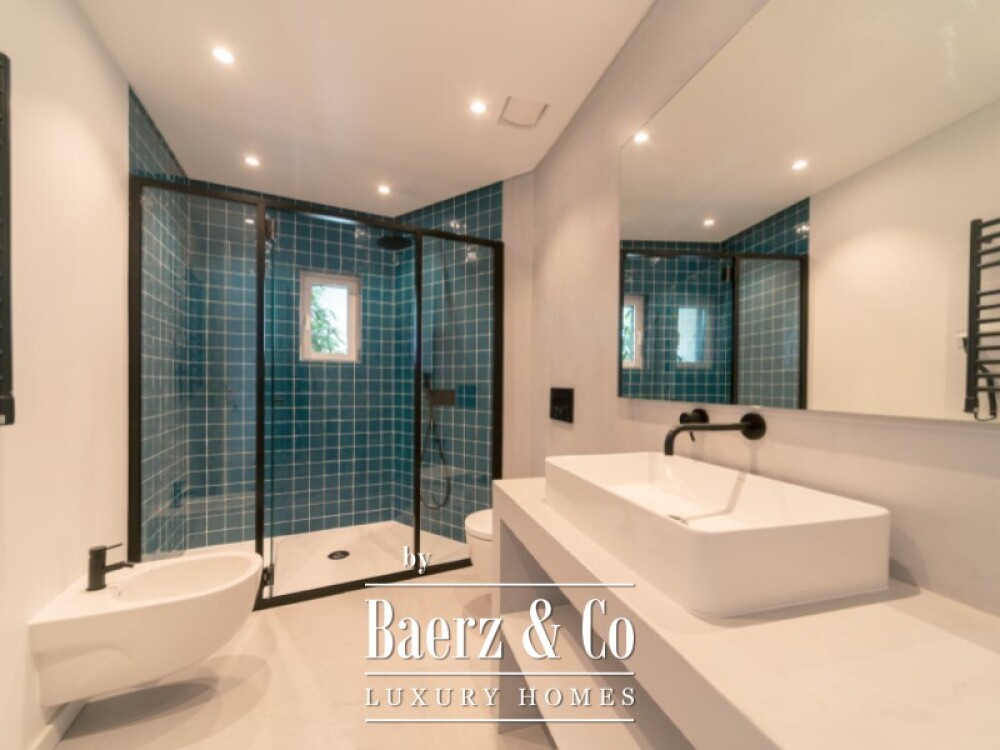 House T4 +1 in Monte Estoril image
