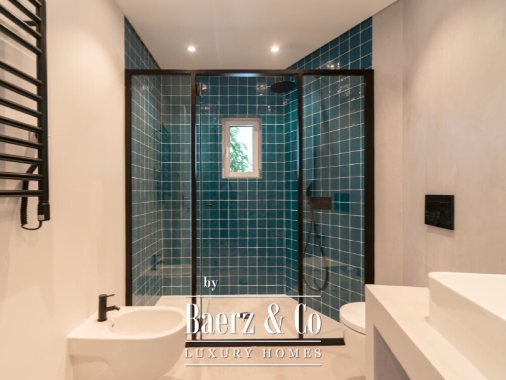 House T4 +1 in Monte Estoril image