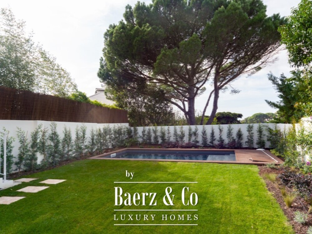 House T4 +1 in Monte Estoril image