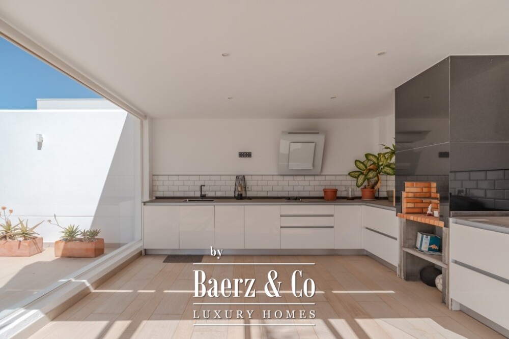 Spacious 5-bedroom villa in Roque del Conde, Tenerife image
