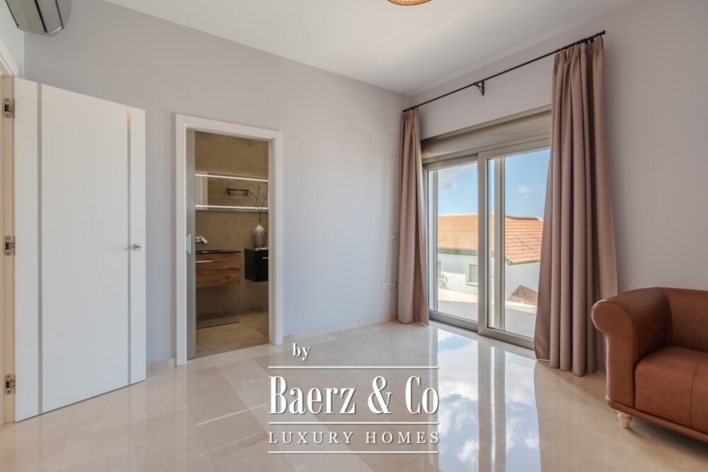 Spacious 5-bedroom villa in Roque del Conde, Tenerife image