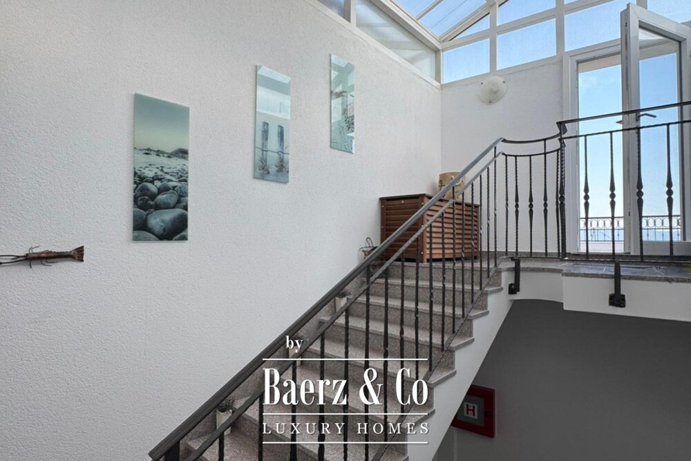 Brač, Bol, luxury penthouse in the town centre and building plot with building permit image