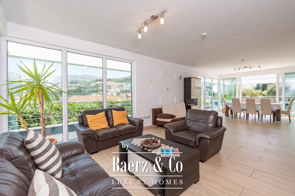 Dubrovnik, villa with a pool and panoramic view image