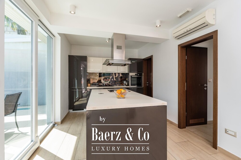 Dubrovnik, villa with a pool and panoramic view image