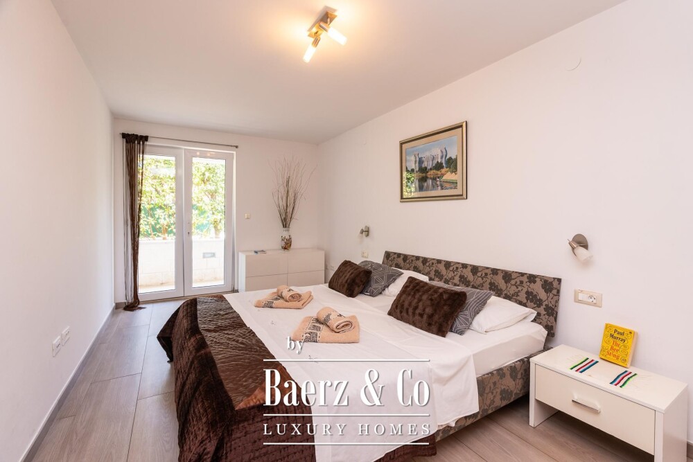 Dubrovnik, villa with a pool and panoramic view image