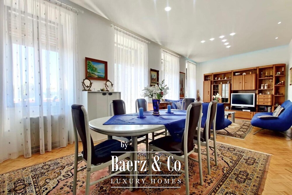 Crikvenica, house with 4 apartments and 2 commercial units in the town centre with sea view image