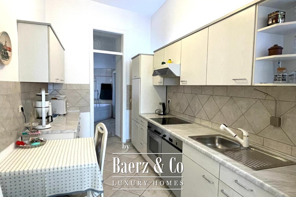 Crikvenica, house with 4 apartments and 2 commercial units in the town centre with sea view image